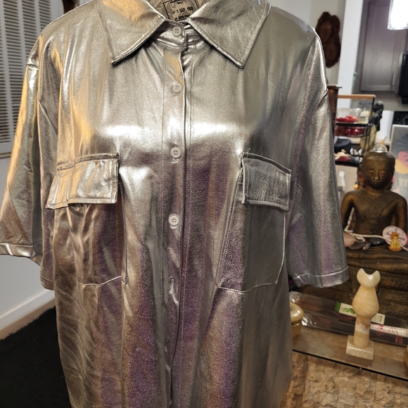 SOLD Silver Metallic Women's Jacket - Picture 4 of 6